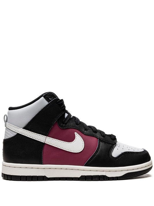 NIKE DUNK HIGH